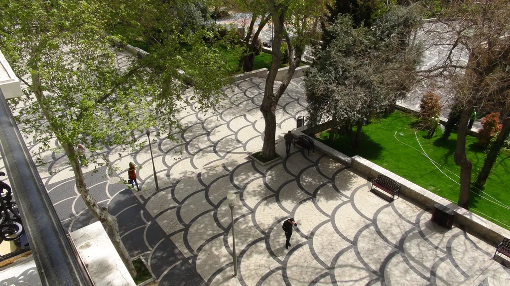 Торговая Площадь Фонтанов