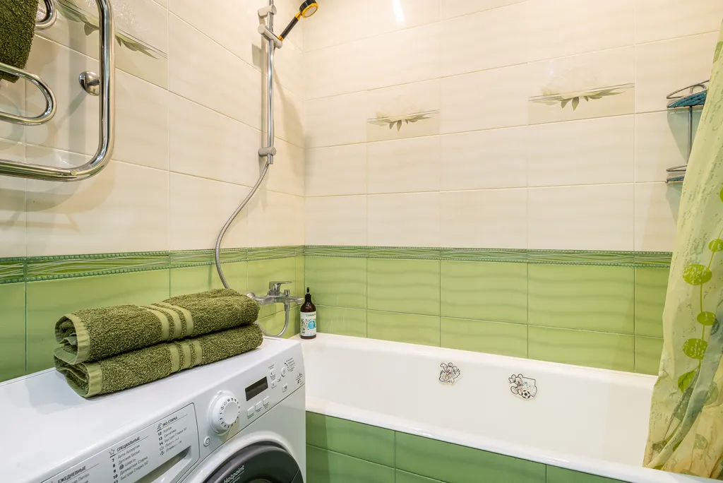 Евротрешка у ТРЦ Мега