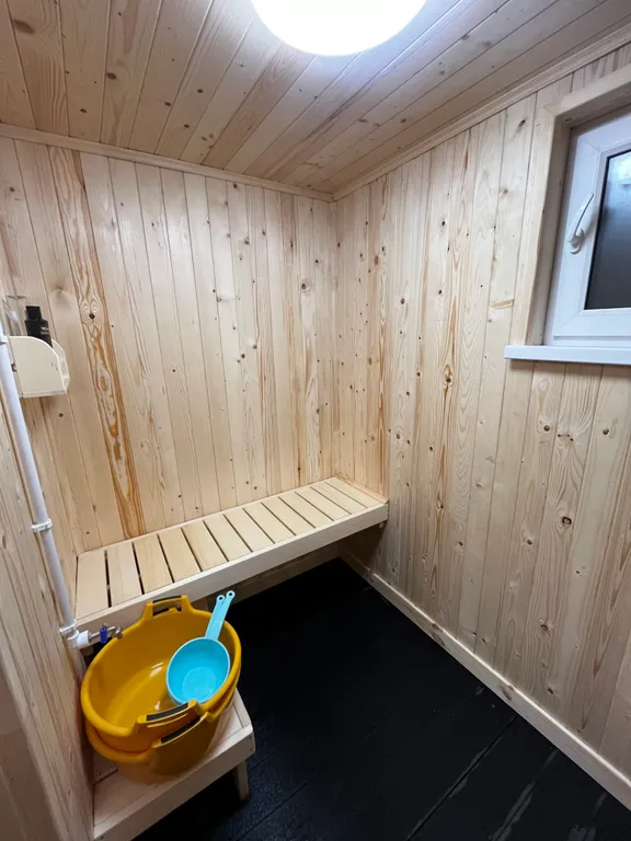 Дом в окружении сосен