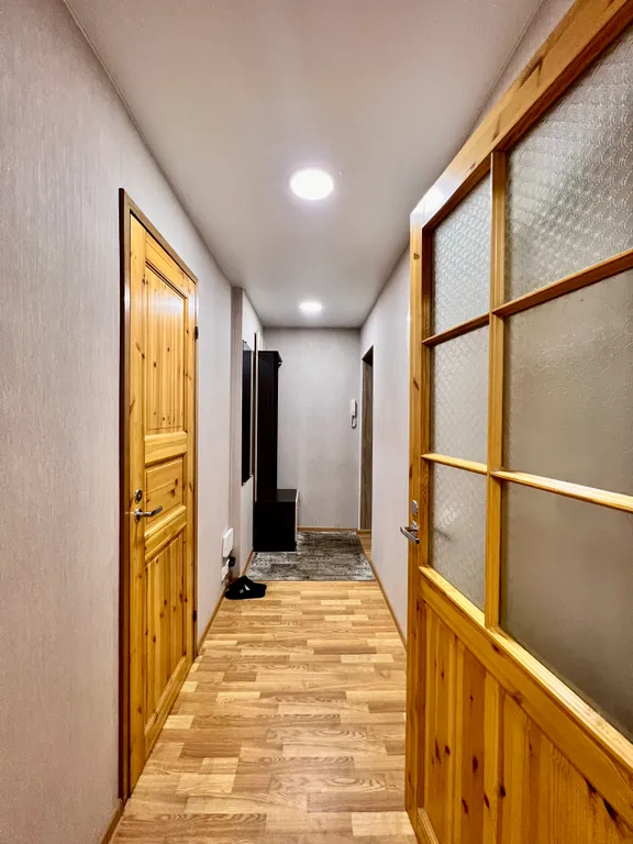 Двухкомнатная квартира в центре возле ряда сетевых магазинов