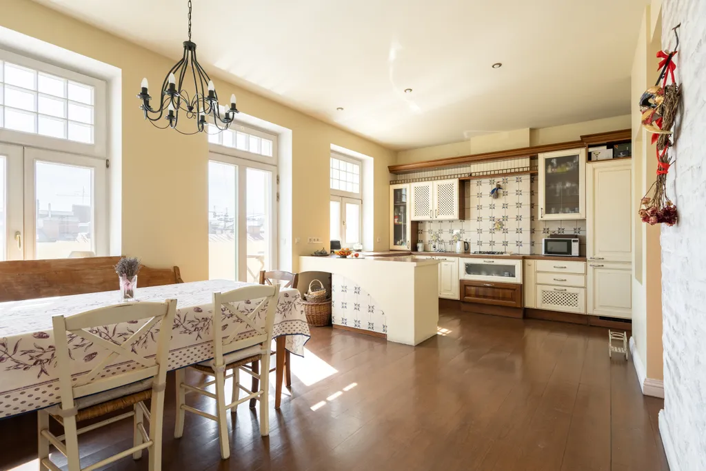 Квартира Уникальная атмосферная квартира с террасой на Петроградской стороне — Санкт-Петербург