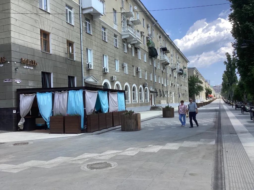 Солнечная евродвушка на набережной