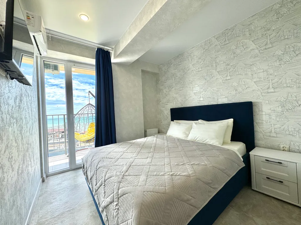 Двухкомнатная квартира с прямым видом на море