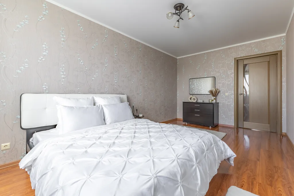 Квартира 4-комнатная Квартира — Казань