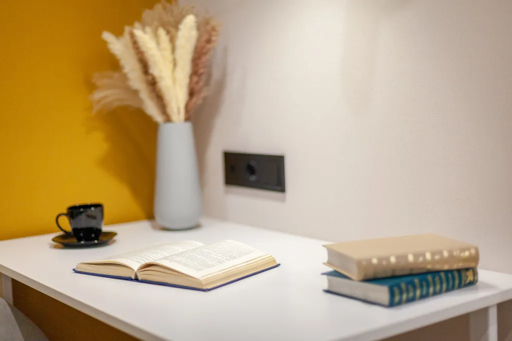 У набережной