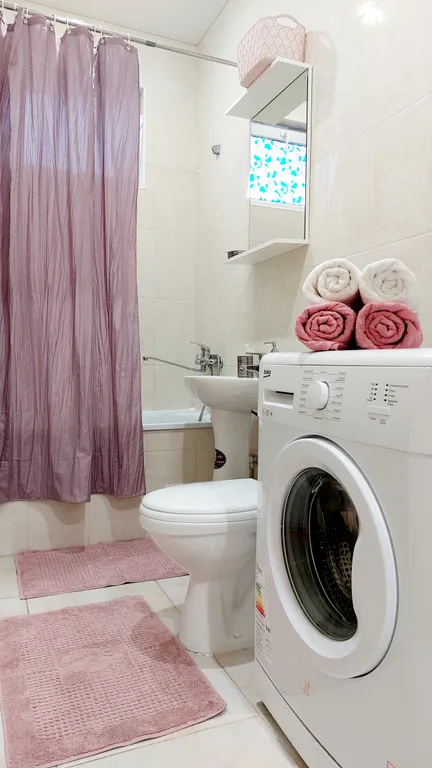 Евротрешка возле гипермаркета Мега и Леруа Мерлен