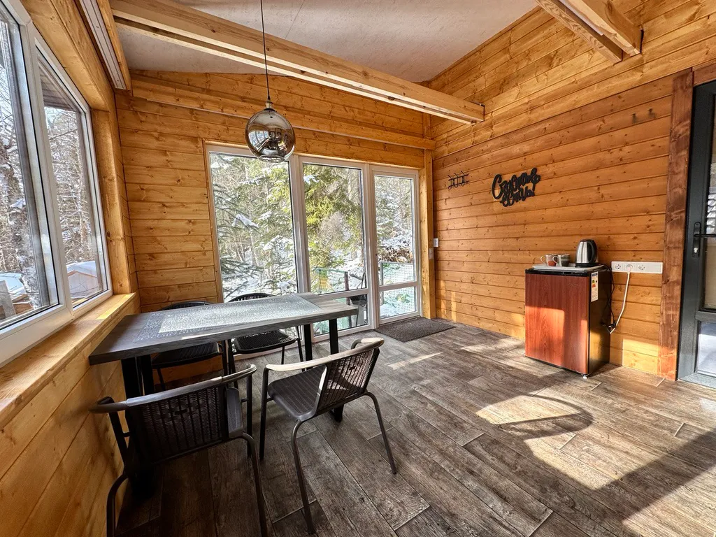 Дом шале в сосновом лесу