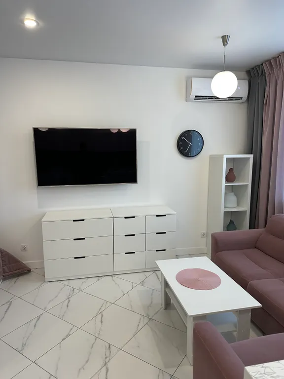 Совершенно новая уютная студия