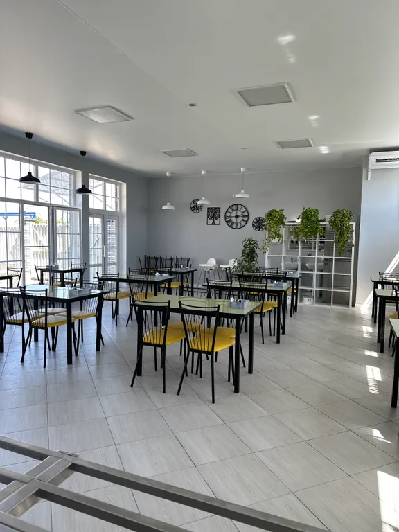 Коттедж Дом 1 с бассейном и питанием, первая линия — Кучугуры