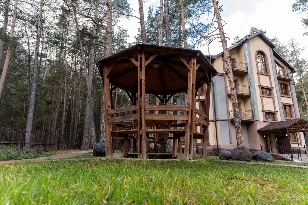 Тепло камина и холод вершин — квартира в ЖК Горная Сказка