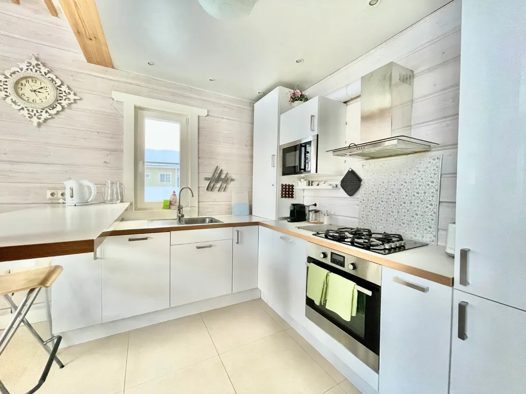 Коттедж с сауной и камином