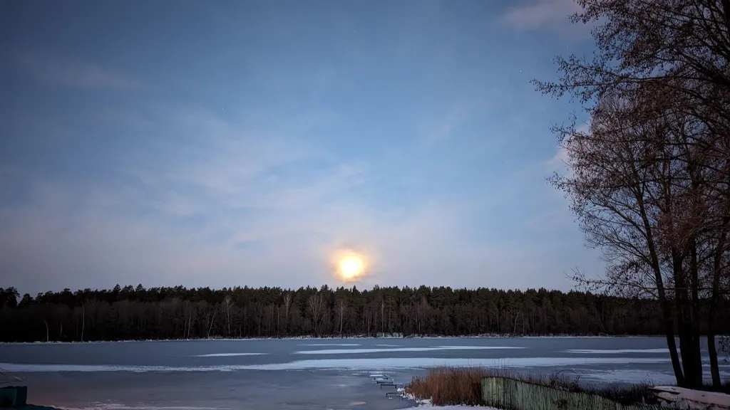 Коттедж Дом на берегу озера с камином — Казань