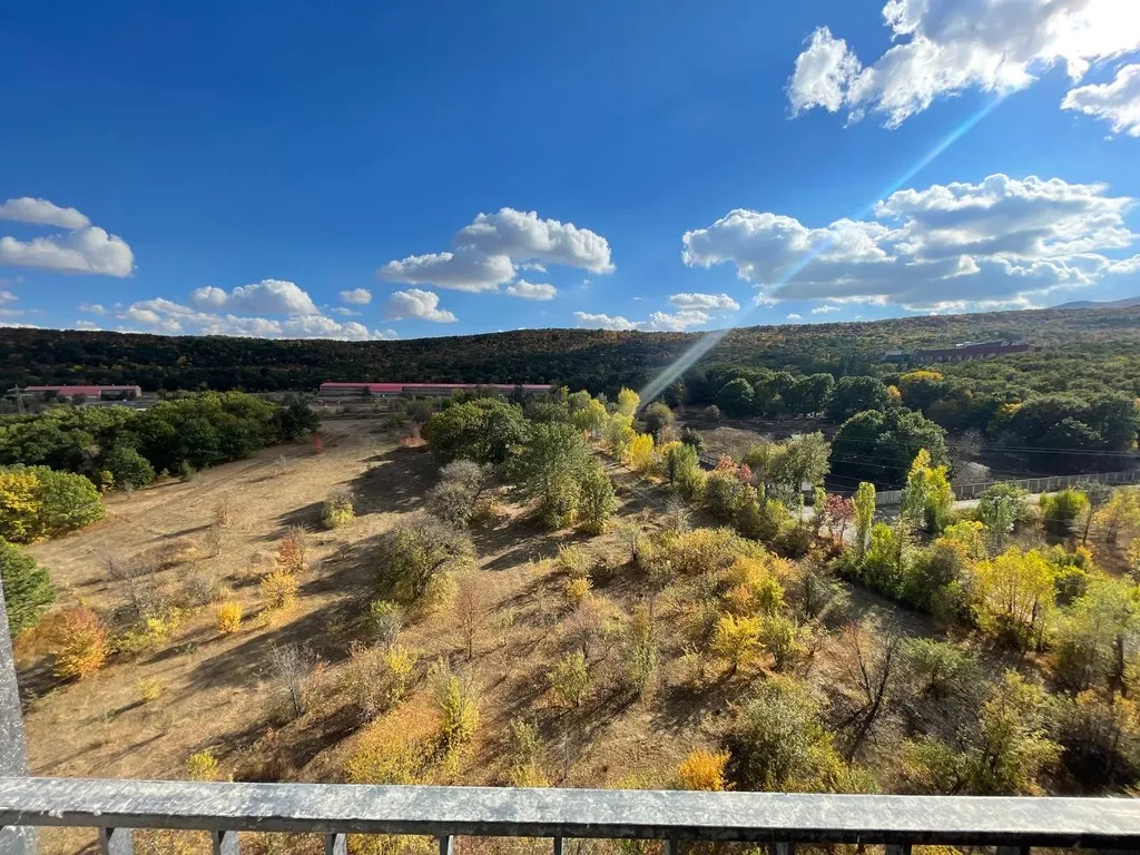 Красивая квартира-студия с видом на горы