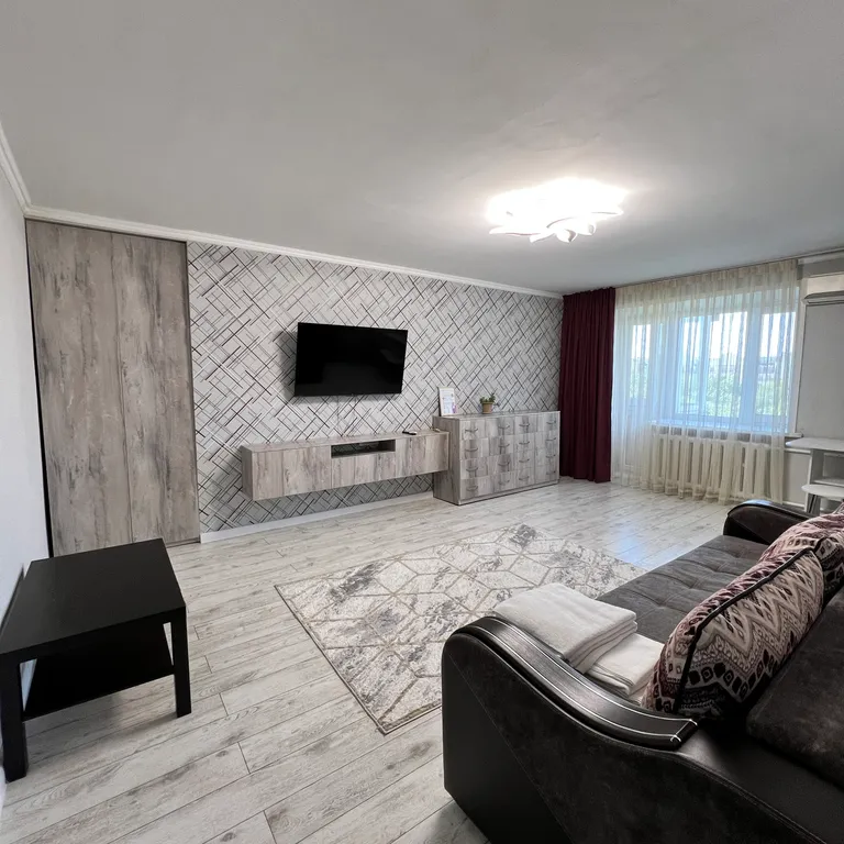 Уютная и просторная 1-комнатная квартира — аренда посуточно в Караганда