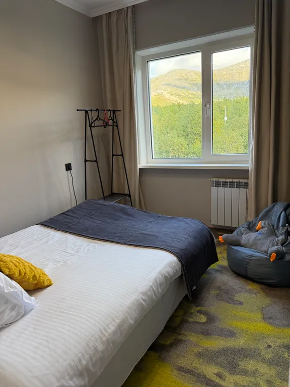 Уютная трехкомнатная квартира с видом на горы