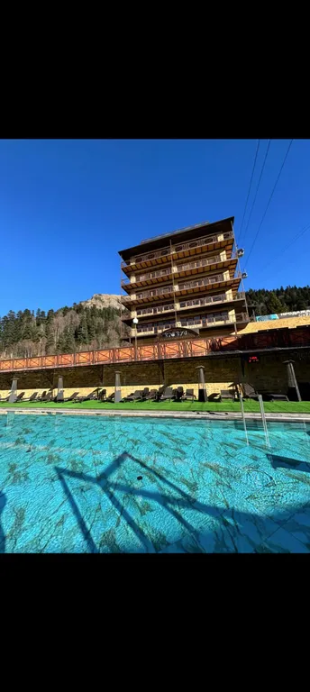 Квартира-студия: горы,канатная дорога и уют "