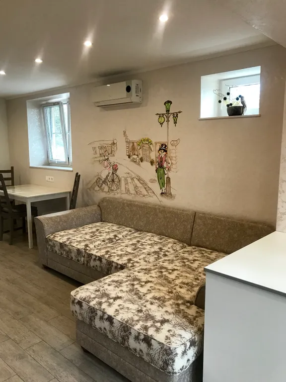 Дом с бассейном на море