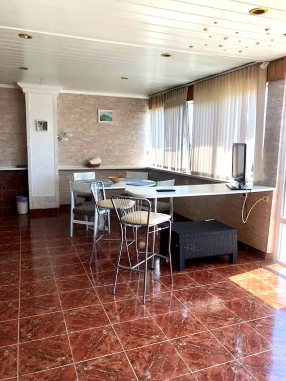 Двухкомнатная квартира с видом на море