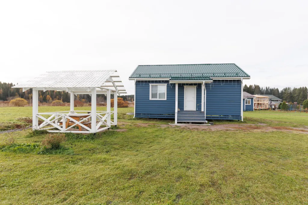 Домик с видом на озеро