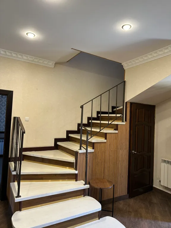 Сдается 3-х этажный дом