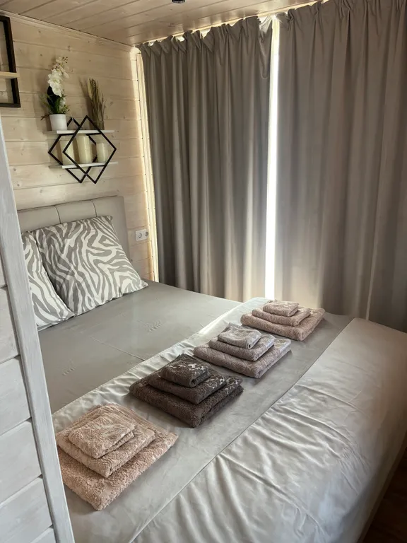 Уютный домик в тихом месте у реки