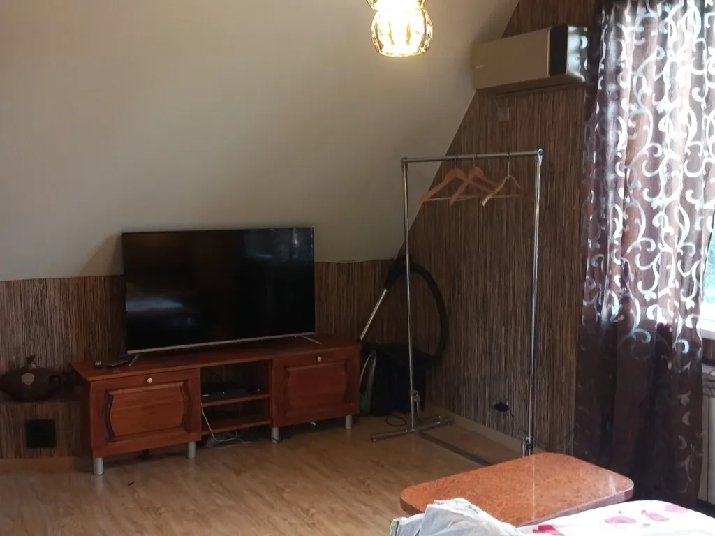 Уютный домик у леса рядом с городом