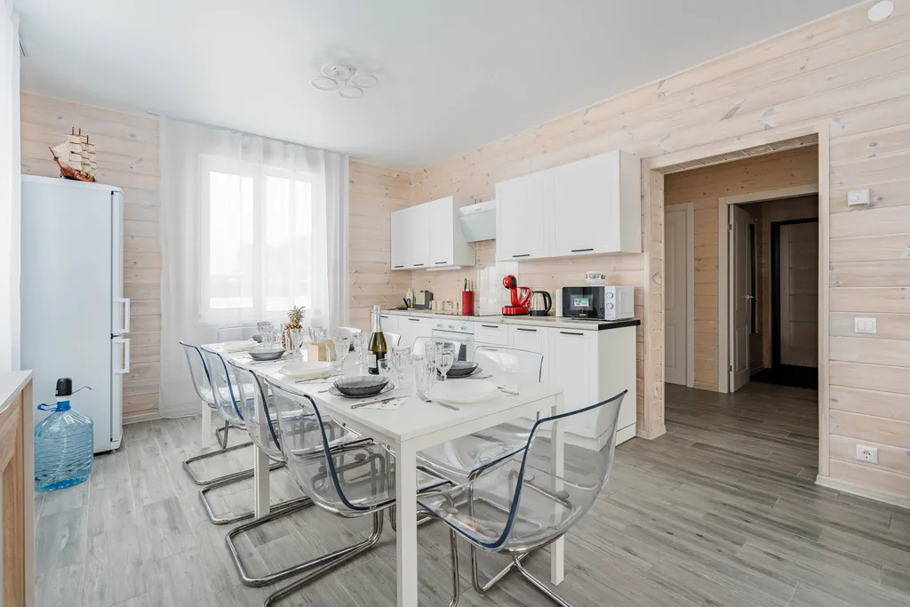 Коттедж Уютный просторный дом у лесного озера — Ларионово