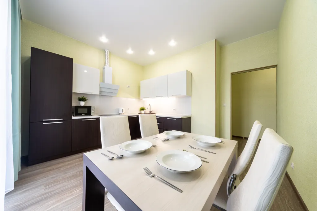 Просторная и люксовая квартира с новым ремонтом возле ТЦ Планета