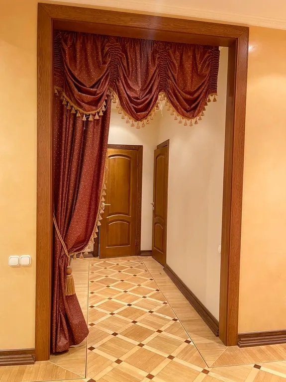 Котедж в классическом стиле с бассейном, сауной, бильярдом