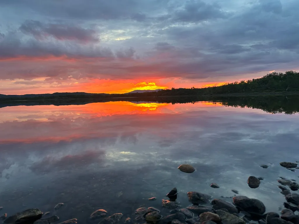 Домик в живописном месте на берегу Ладожского озера