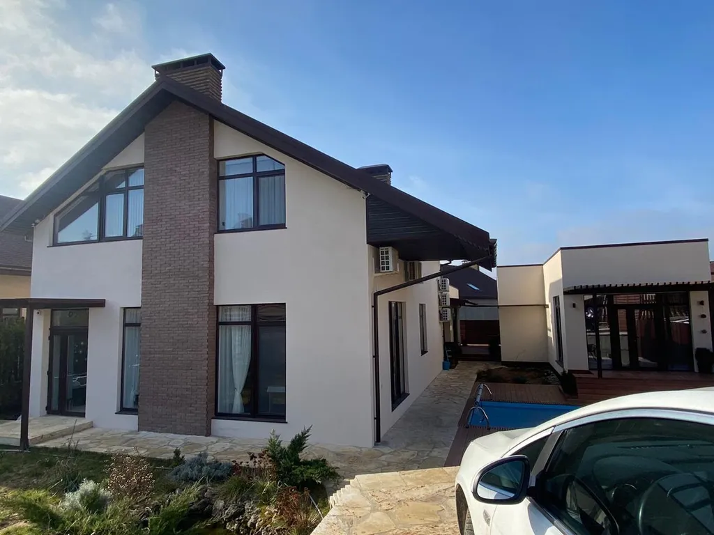 Коттедж с бассейном — аренда посуточно в Севастополь