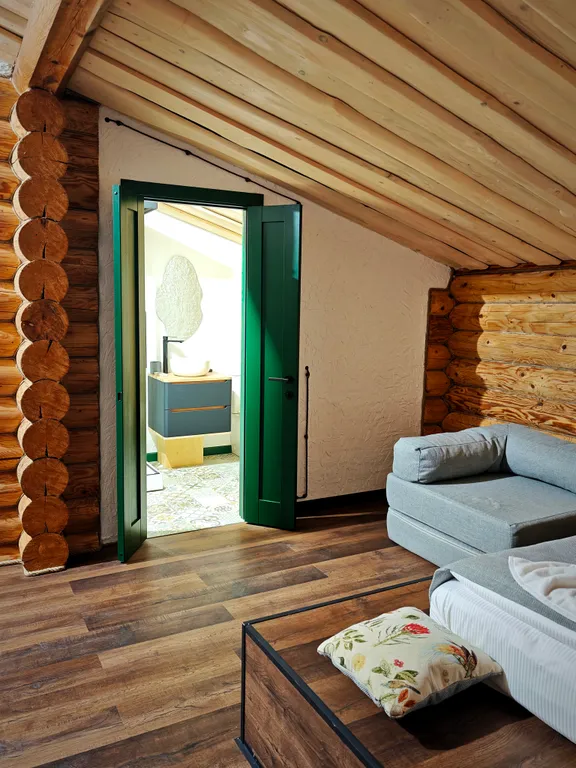 Лесной дом с тёплым бассейном, джакузи, сауной и сибирским чаном