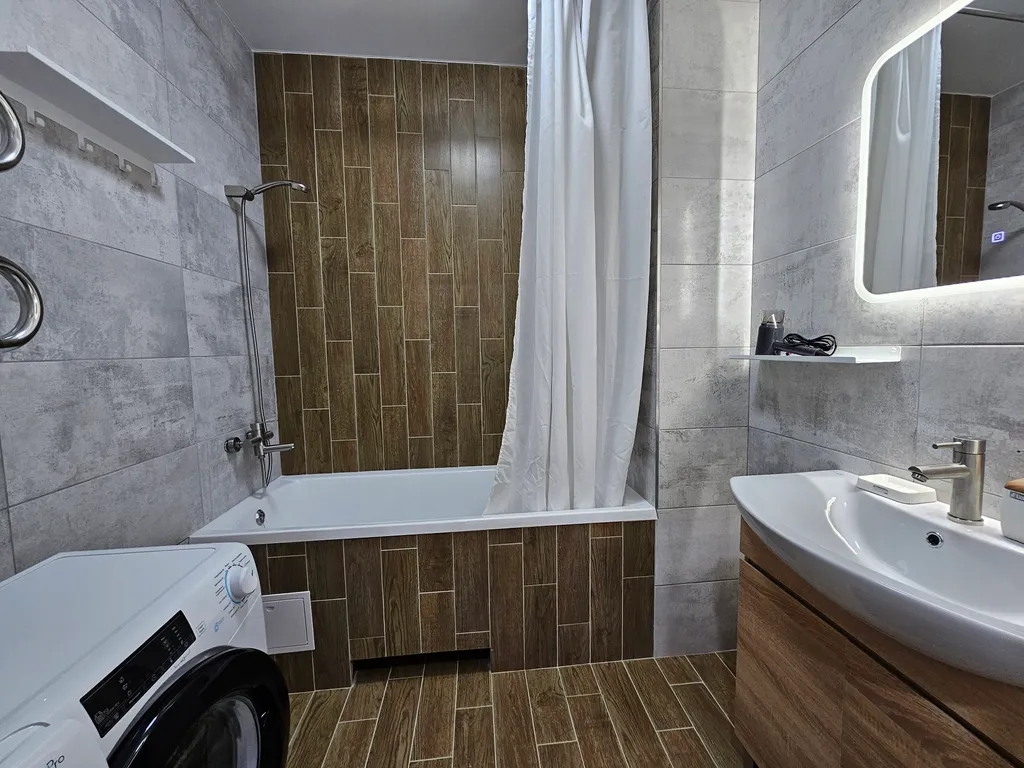 Квартира Просторная 3 км квартира Бирюза на озере в центре города — Горячий Ключ