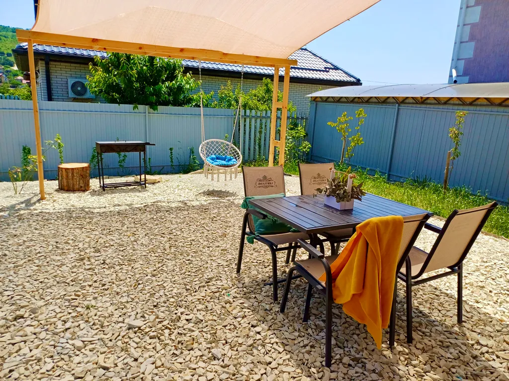 Дом с видом на море и горы