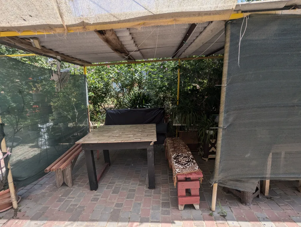 Дом двухэтажный в центре