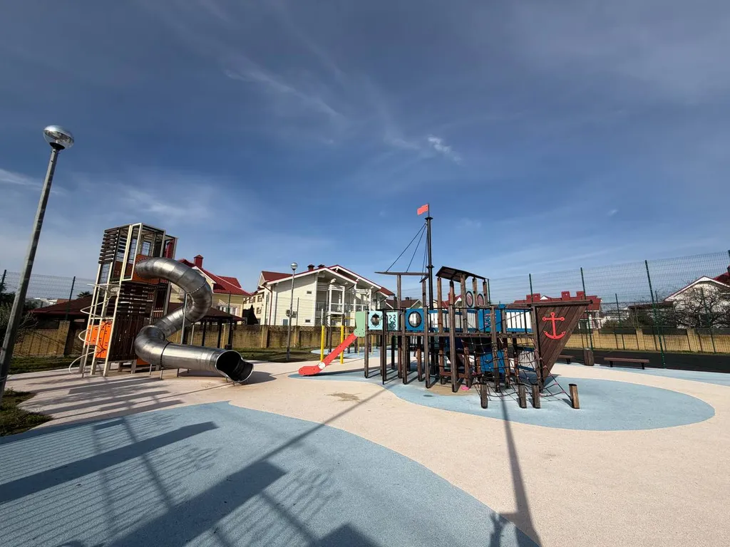 Квартира Квартира Прoстоpная уютная квартиpа в Сириусе в 50-ти метрах от моря — Сириус