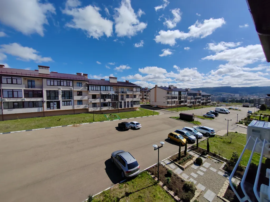 Уютная квартира с большой лоджией - террасой у открытого моря