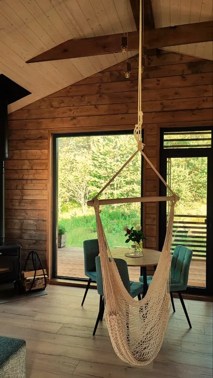 Уютный домик у леса с камином, панорамными окнами и купелью