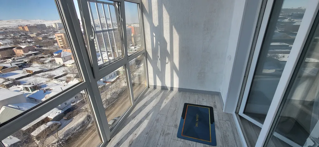 Комфортная квартира с панорамными окнами