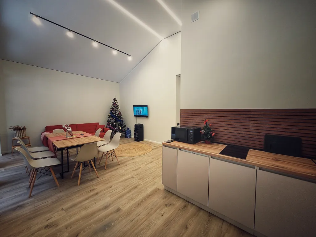 Дом в сосновом лесу