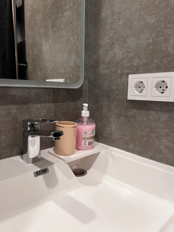 Уютная и стильная студия с отдельной кухней