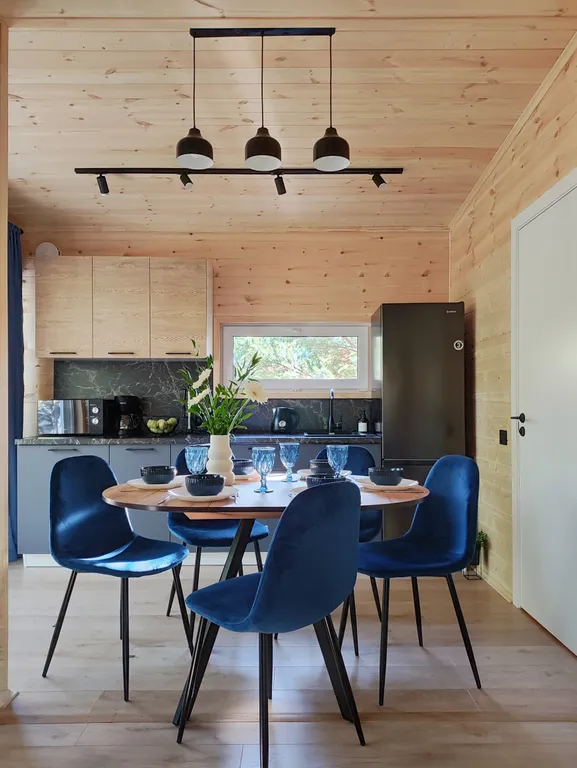 Домик, чан, баня в сосновом лесу, закрытая территория