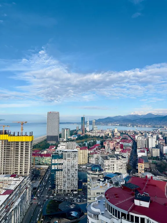 Alliance Palace, вид на старый город, море и горы