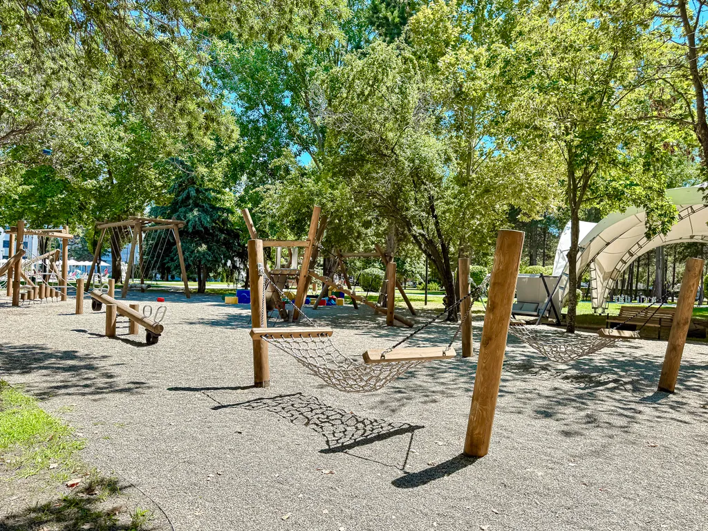 Квартира Квартира Студия в апарт-отеле с бассейном, собственным песчаным пляжем, парком — Анапа