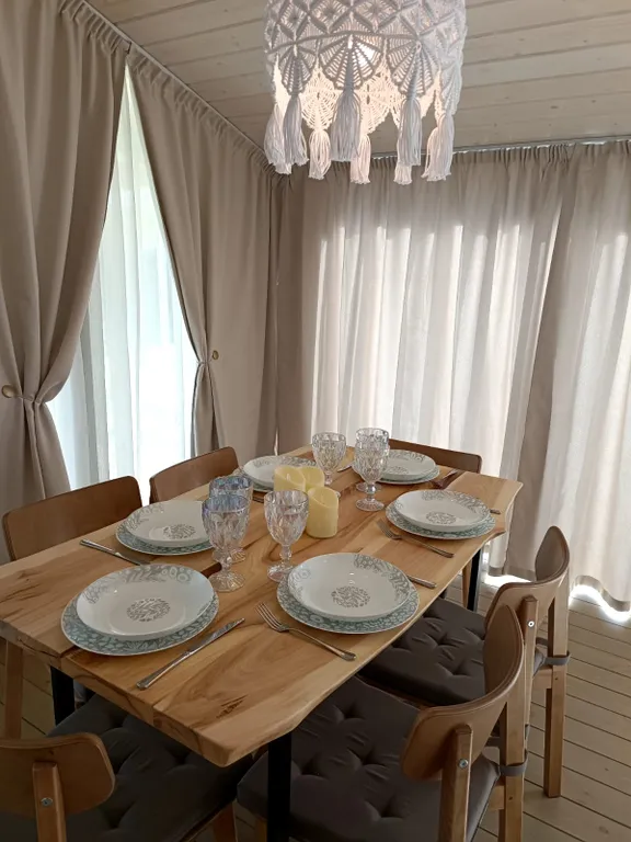 Коттедж Дом с панорамными окнами и печью для семейного отдыха, отдыха с детьми — Семеновское