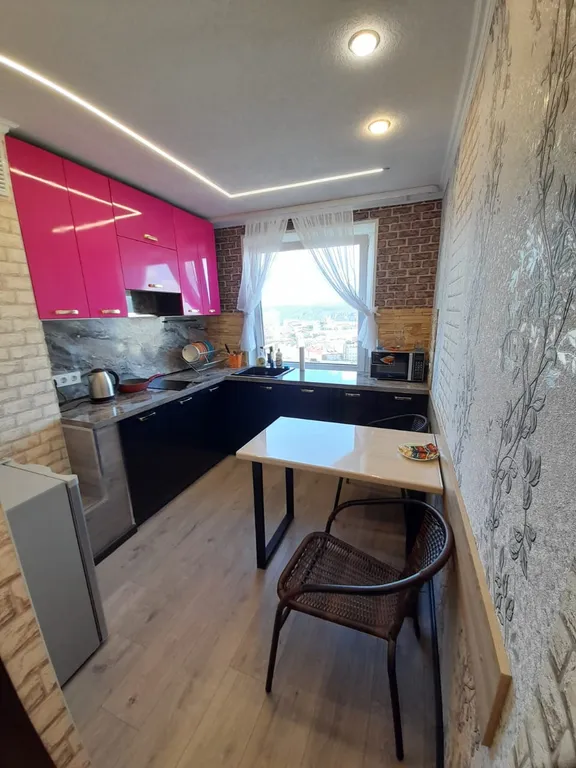 Квартира с балконом и видом на город и залив — аренда посуточно в Мурманск