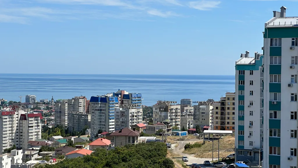 Апартамент с видом на море и горы класса люкс в новом ЖК