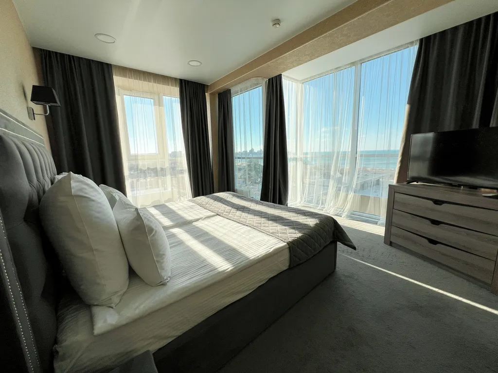 De Lux 3- комнатный с панорамным видом на море