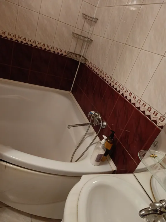 Квартира недалеко от кардиоцентра и детской областной больницы — аренда посуточно в Астрахань