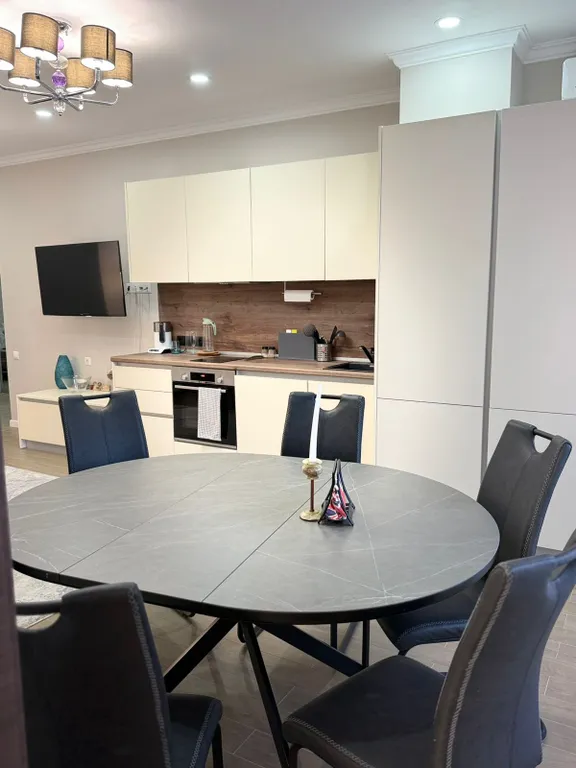 3хкомнатная квартира с тремя лоджиями и видами на горы